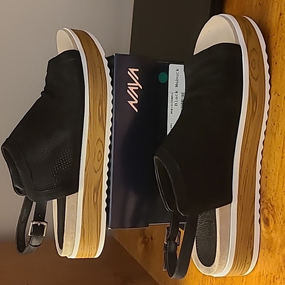 Naya Black Platform Leather Sandals Size 11 M